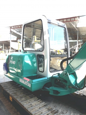 ขายkomatsu pc40-7 ตู้เก๋งพร้อมใช้