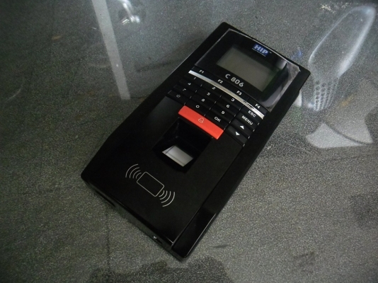 เครื่องสแกนลายนิ้วมือและควบคุมการเปิด-ปิด ประตู HIP รุ่น C 806