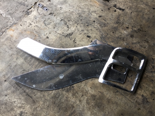 ขายเหมากะจังหน้ารถบรรทุก ISUZU 11 ชิ้น ขายเหมากะจังหน้ารถบรรทุก ISUZU 11 ชิ้น