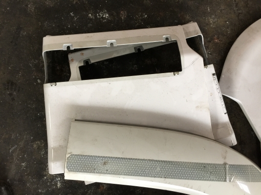 ขายเหมากะจังหน้ารถบรรทุก ISUZU 11 ชิ้น ขายเหมากะจังหน้ารถบรรทุก ISUZU 11 ชิ้น