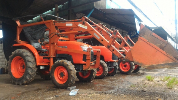 ขายรถไถ KUBOTA L3608 พร้อมตัวตัก ราคา 320,000 สนใจโทร มีรถขนส่งทั่วไทย ร้านสามย่านแทรคเตอร์ อ.แกลง จ.ระยอง โทร 0818618678 ,0899347475 id line=0818618678 id line=0917315475