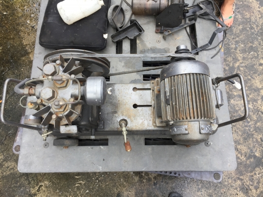 ปั๊มลมพร้อมมิเตอร์ จากประเทศญี่ปุ่น