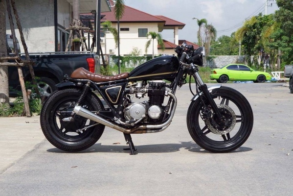 ร้าน วุฒิ นนบุรี Honda cb 650ทะเบียนแท้ สาวๆ ร้าน วุฒิ นนบุรี Honda cb 650ทะเบียนแท้ สาวๆ