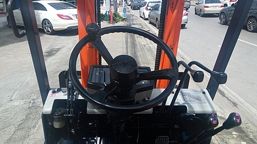 ขายรถยกโตโยต้า 1.5 ตัน รุ่น5 เครื่องเบนซิน กระบอกคู่ เสาสูง 3 เมตร  พวงมาลัยเพาเว่อร์  สีเดิมจากนอก นำเข้าจากญี่ปุ่น ใช้งานได้ทันที ราคา140000