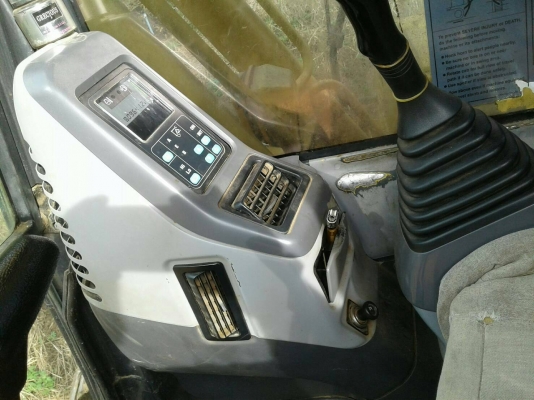 ขายรถแบคโฮ KOMATSU PC200-7 ใช้งาน 9พันชั่วโมง สวยเต็ม ทำงานสมบูรณ์ทุกระบบ