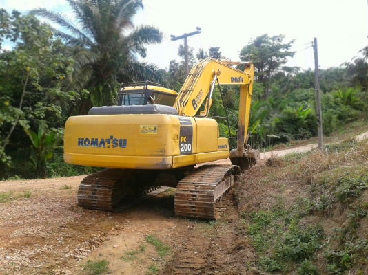 ขายรถแบคโฮ KOMATSU PC200-7 ใช้งาน 9พันชั่วโมง สวยเต็ม ทำงานสมบูรณ์ทุกระบบ