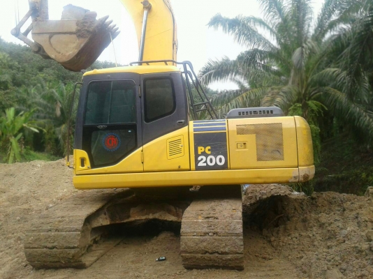 ขายรถแบคโฮ KOMATSU PC200-7 ใช้งาน 9พันชั่วโมง สวยเต็ม ทำงานสมบูรณ์ทุกระบบ