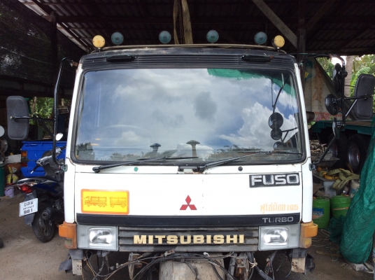 ขาย หัวสิบล้อMITSUBISHI ( เฉินหลง สวยๆ สีบางเดิม ) ตีนเหยียบทิฟฟี่ คันเกียร์ พร้อมสายเกียร์ ตู้แอร์ ภายในเต็ม ขาดีดหน้า-ขาหลัง กันชนหน้า