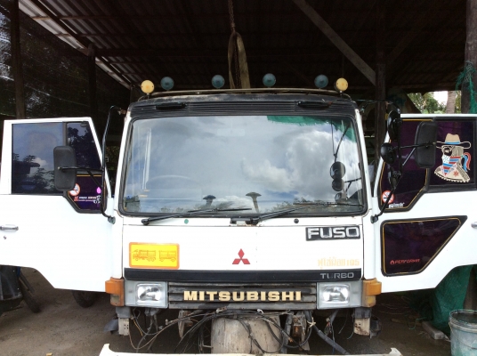 ขาย หัวสิบล้อMITSUBISHI ( เฉินหลง สวยๆ สีบางเดิม ) ตีนเหยียบทิฟฟี่ คันเกียร์ พร้อมสายเกียร์ ตู้แอร์ ภายในเต็ม ขาดีดหน้า-ขาหลัง กันชนหน้า