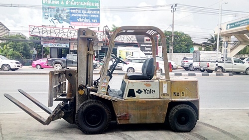 ขายรถยกSUMITOMO 3 ตัน เครื่องดีเซล เกียร์ออโต้ กระบอกคู่ งาเทด้ำ เสาสูง 3 เมตร พวงมาลัยเพาเว่อร์  สีเดิมจากนอก นำเข้าจากญี่ปุ่น ใช้งานได้ทันที ราคา230000