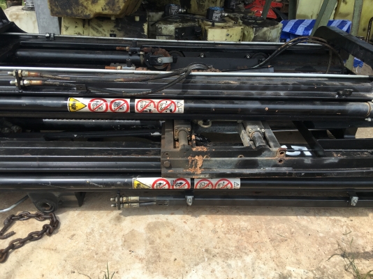 เสารถโฟล์คลิฟต์ เสารถโฟล์คลิฟต์