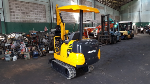 ขาย รถขุด KOMATSU  รุ่น PC05-3- มือสองญี่ปุ่น แทรกยางสวย สลัก บูทเอวแน่น 100\% ขนาดเล็ก ขับขึ้นปิคอัพได้  สวยพร้อมใช้งาน มือถือ 0818753444