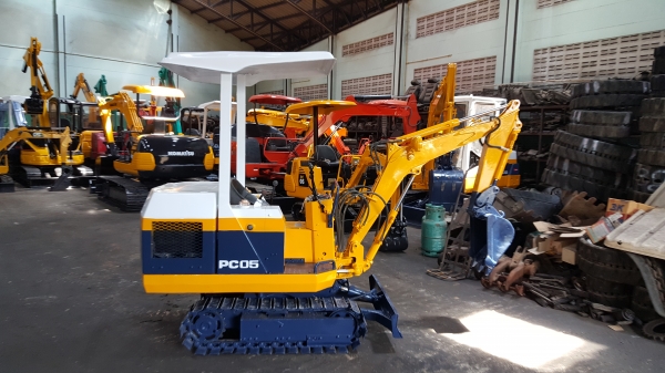 ขาย รถขุด KOMATSU  รุ่น PC05-1- มือสองญี่ปุ่น แทรกเหล็ก สลัก บูทเอวแน่น 100\% ขนาดเล็ก ขับขึ้นปิคอัพได้  สวยพร้อมใช้งาน มือถือ 0818753444