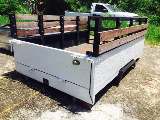 ขายกะบะตีนไก่เหล็ก5000บาทรับเองชลบุรีครับ