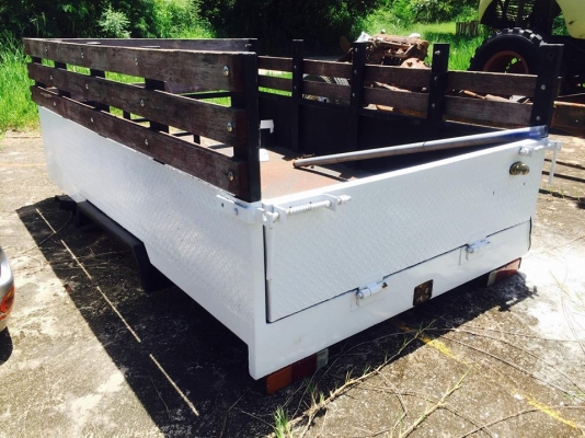 ขายกะบะตีนไก่เหล็ก5000บาทรับเองชลบุรีครับ