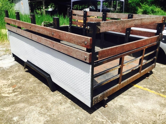 ขายกะบะตีนไก่เหล็ก5000บาทรับเองชลบุรีครับ