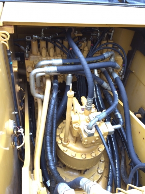 CAT 320D ญี่ปุ่น