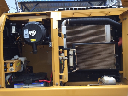 CAT 320D ญี่ปุ่น