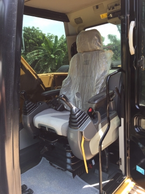 CAT 320D ญี่ปุ่น