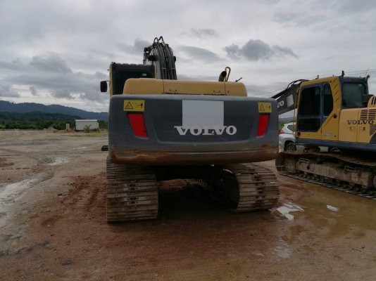 ขายด่วน!! Volvo EC210B ไมล์ชั่วโมง 9500 สภาพสวยค่ะ