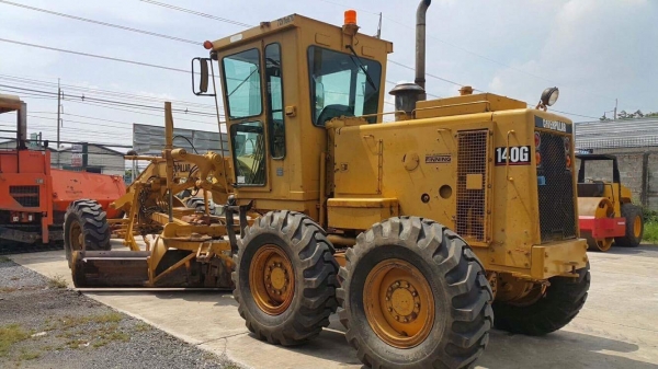รถเกรด ยี่ห้อ CATERPILLAR 140G s/n 72V16679