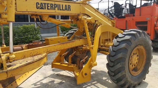 รถเกรด ยี่ห้อ CATERPILLAR 140G s/n 72V16679
