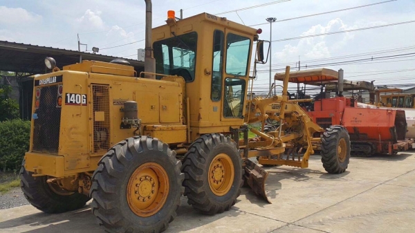 รถเกรด ยี่ห้อ CATERPILLAR 140G s/n 72V16679
