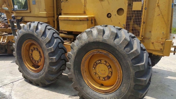 รถเกรด ยี่ห้อ CATERPILLAR 140G s/n 72V16679