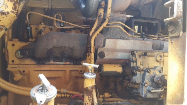 รถเกรด ยี่ห้อ CATERPILLAR 140G s/n 72V16679