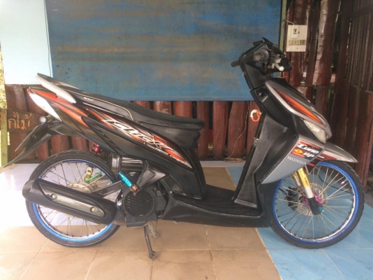 Honda Click สีเทา ราคาถูก เครื่องดี พร้อมใช้งานครับ Honda Click สีเทา ราคาถูก เครื่องดี พร้อมใช้งานครับ