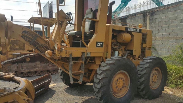 รถเกรด CATERPILLAR 120G