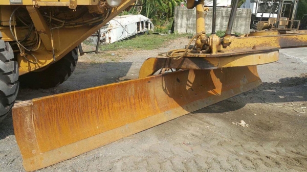 รถเกรด CATERPILLAR 120G