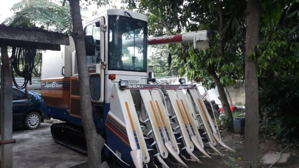 ขายรถเกี่ยวข้าว japan 6