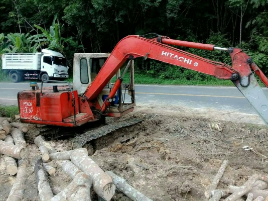 ขายรถแบคโฮ HITACHI EX60-1 พร้อมที่คีปไม้ ราคา 220000