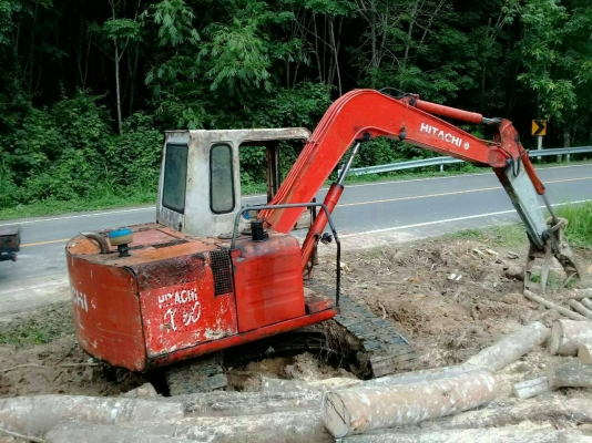ขายรถแบคโฮ HITACHI EX60-1 พร้อมที่คีปไม้ ราคา 220000