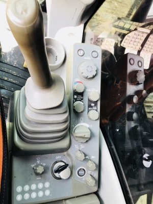 ขาย HITACHI ZX200-5G ไมล์ 10,453 ชม. รถสวยพร้อมใช้งานค่ะ