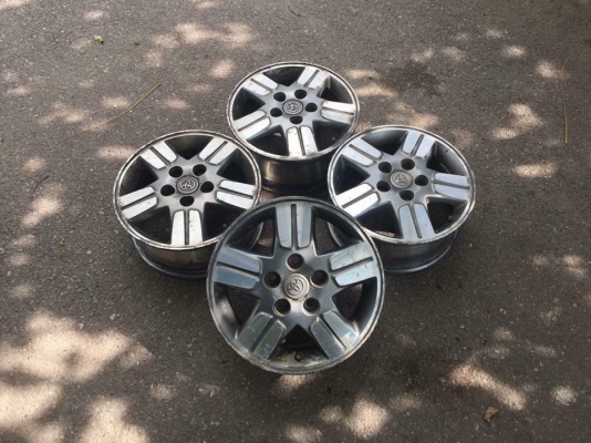 ขายล้อแม็กเปล่า Toyota vigo ราคาชั่งกิโลโครตถูกๆ ขอบ 15 4 วง ราคา 2,300 บาท