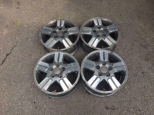 ขายล้อแม็กเปล่า Toyota vigo ราคาชั่งกิโลโครตถูกๆ ขอบ 15 4 วง ราคา 2,300 บาท ขายล้อแม็กเปล่า Toyota vigo ราคาชั่งกิโลโครตถูกๆ ขอบ 15 4 วง ราคา 2,300 บาท