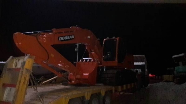 ขาย 1,280,000 บาท DOOSAN DX225LCA ไมล์ ชม. 8,000 เครื่องดี ปั้มแรง โช่หนา เอวแน่น ไฟฟ้าครบ เอกสาร in ขาย 1,280,000 บาท DOOSAN DX225LCA ไมล์ ชม. 8,000 เครื่องดี ปั้มแรง โช่หนา เอวแน่น ไฟฟ้าครบ เอกสาร in