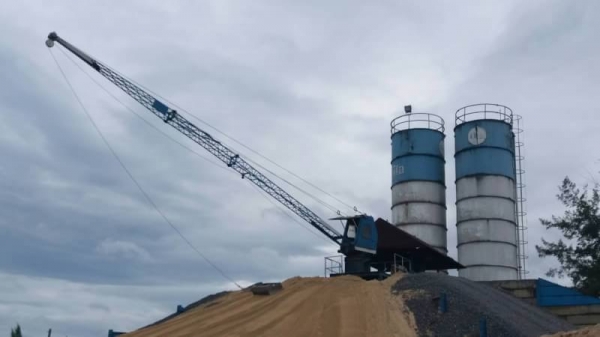 ขาย 1,650,000 บาท แพล้นปูน 1 คิวออโต้. ยี่ห้อ อูลู่ (พร้อมแผงกั้น) สภาพพร้อมทำงาน สินค้า อยู่ นครศรีธรรมราช  090-772-3710 090-772-3708