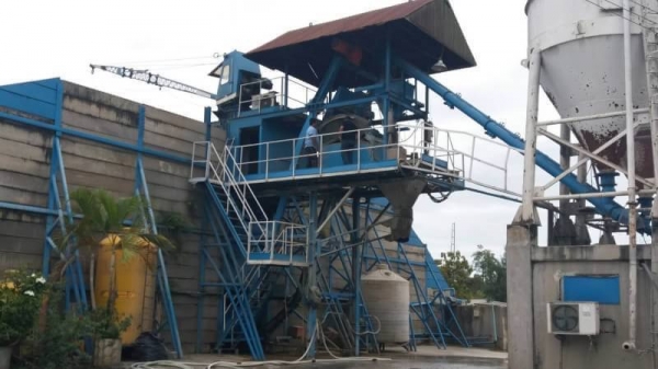 ขาย 1,650,000 บาท แพล้นปูน 1 คิวออโต้. ยี่ห้อ อูลู่ (พร้อมแผงกั้น) สภาพพร้อมทำงาน สินค้า อยู่ นครศรีธรรมราช  090-772-3710 090-772-3708