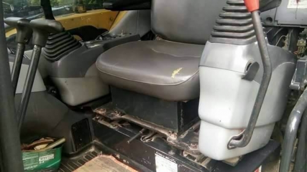 ขาย 685,000  KOMATSU PC78US-7 เครื่องดี ปั้มแรง โช่หนา  เอวแน่น ไฟฟ้าครบ เอกสารอินวอยท์ รถอยู่ จ. มหาสารคาม 090-772-3710 090-772-3708