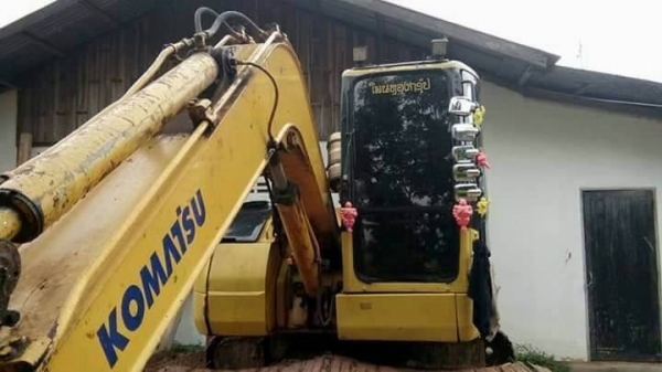 ขาย 685,000  KOMATSU PC78US-7 เครื่องดี ปั้มแรง โช่หนา  เอวแน่น ไฟฟ้าครบ เอกสารอินวอยท์ รถอยู่ จ. มหาสารคาม 090-772-3710 090-772-3708