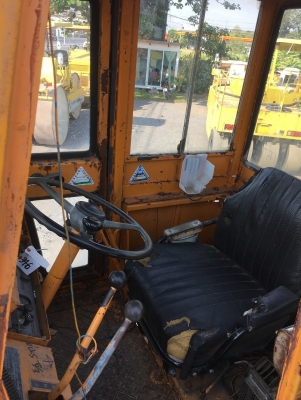 ขายรถตัก KOMATSU JH80C ขนาดเทียบเท่า WA380 เครื่อง ISUZU 6 สูบ เกียร์ ปั้ม สมบูรณ์พร้อมใช้ครับ ติดต่อ 063-9316985 ID LINE : 0639316985