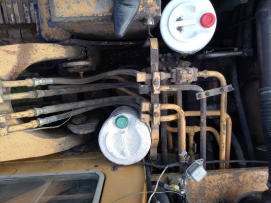 ขาย 235,000 บาท   KOMATSU PC. 100-2เครื่องดี  ปั้มดี โช่หนา  เอกสารชื้อขาย รถอยู่ จ.ร้อยเอ็ด 090-772-3710 090-772-3707