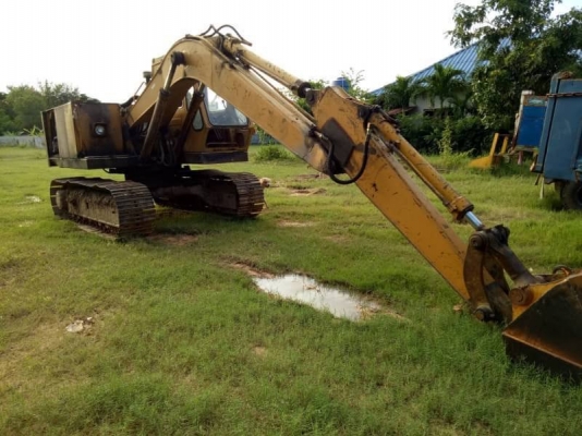 ขาย 235,000 บาท   KOMATSU PC. 100-2เครื่องดี  ปั้มดี โช่หนา  เอกสารชื้อขาย รถอยู่ จ.ร้อยเอ็ด 090-772-3710 090-772-3707