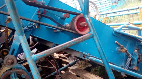 ตัดขายอะไหล่ครับกระบอกยกคอคู่ละ5000หม้อน้ำ4500และทุกอย่างในรูปครับ