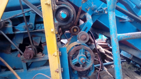 ตัดขายอะไหล่ครับกระบอกยกคอคู่ละ5000หม้อน้ำ4500และทุกอย่างในรูปครับ