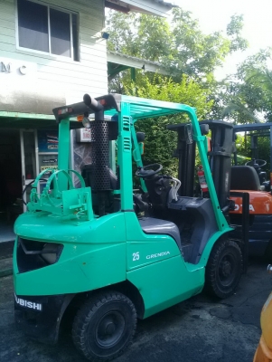 +++ ขายโฟล์คลิฟท์ MITSUBISHI FG25 ขนาด 2.5 ตัน (รุ่นใหม่ล่าสุด) เครื่องยนต์เบนซิน แก๊ส เสา 4 เมตร 3 ท่อน เกียร์ออโตเมติค ยางตันครับ (รถนอก 9,000 ชม. ครับ) +++ ขายโฟล์คลิฟท์ MITSUBISHI FG25 ขนาด 2.5 ตัน (รุ่นใหม่ล่าสุด) เครื่องยนต์เบนซิน แก๊ส เสา 4 เมตร 3 ท่อน เกียร์ออโตเมติค ยางตันครับ (รถนอก 9,000 ชม. ครับ)