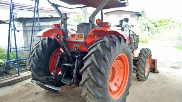 ขายKUbota M7040 สองเพลาพร้อมอุปกรณ์4ชิ้น เล่มพร้อมโอน รถปรถปี52 ขายKUbota M7040 สองเพลาพร้อมอุปกรณ์4ชิ้น เล่มพร้อมโอน รถปรถปี52